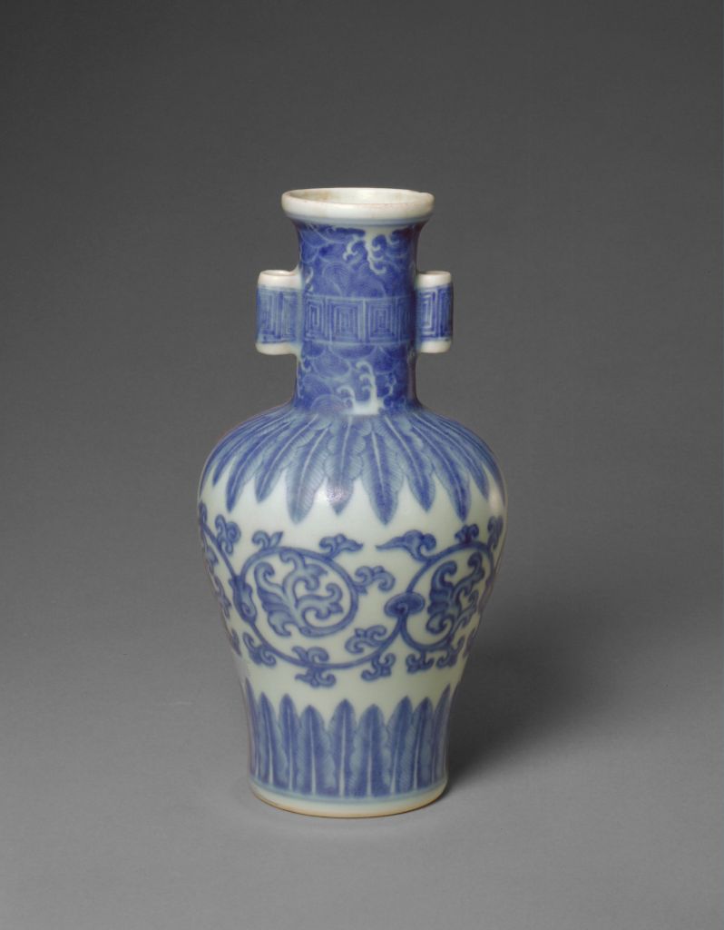 图片[1]-Blue and white pomegranate ear jar-China Archive